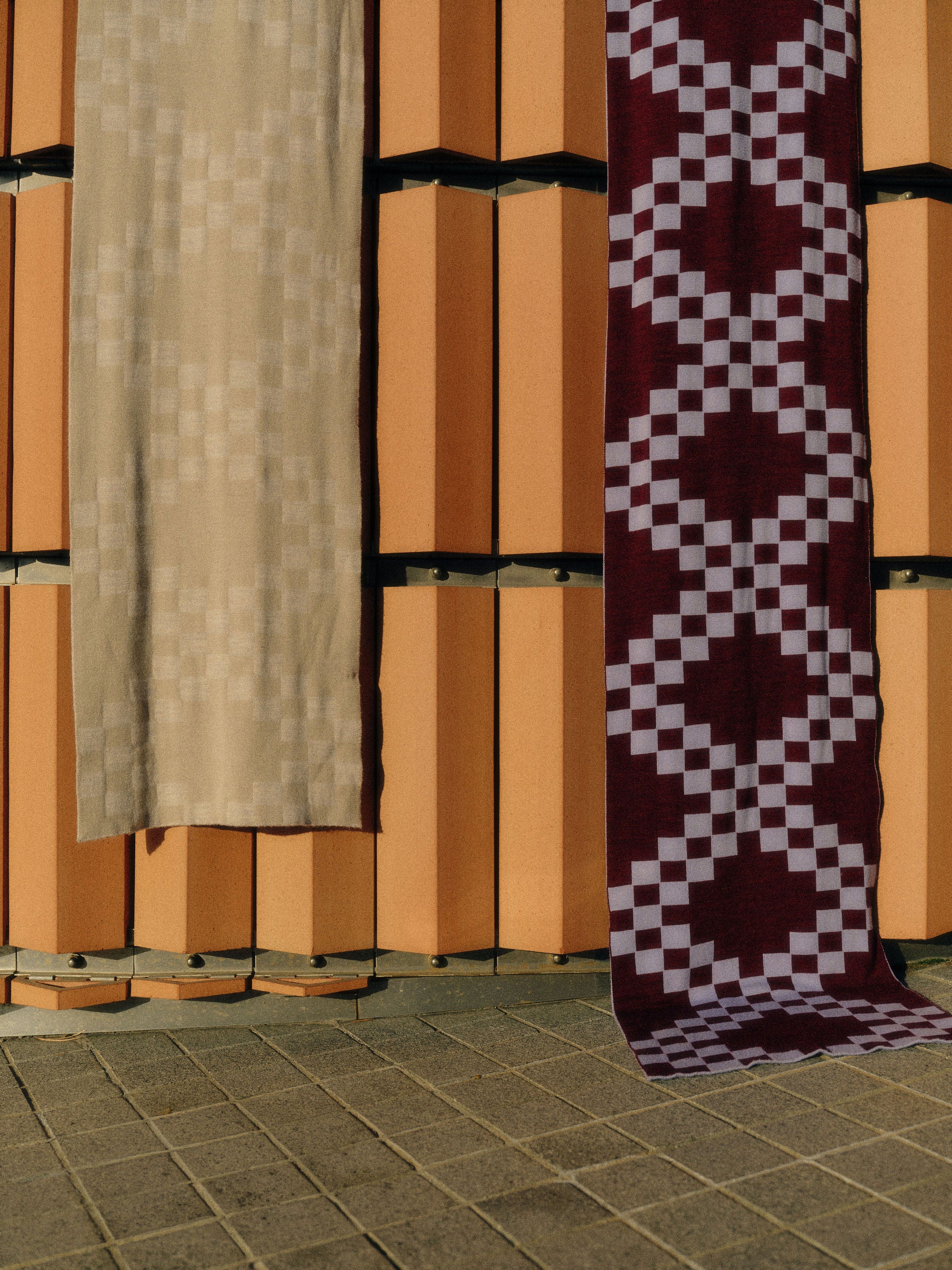 CHAINS SCARF